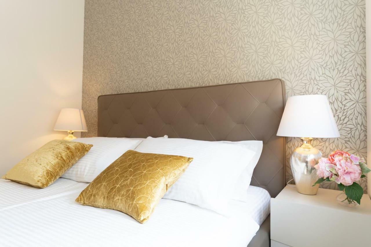 Unique Luxury Designers Apartment Zara Esterno foto